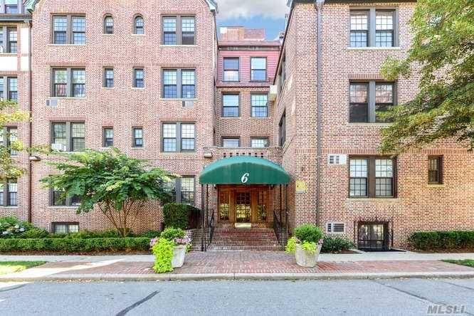 Forest Hills Gardens Penthouse Newly Renov Sophisticated Pre-War Triplex Coop 2050Sq Ft.