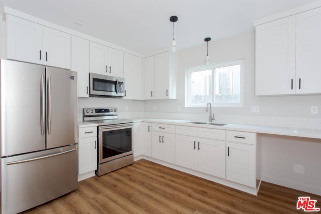 Steps from the Sand - 2 Bedroom / 1Bathroom - New fully renovated luxury apartment on gorgeous walk street
