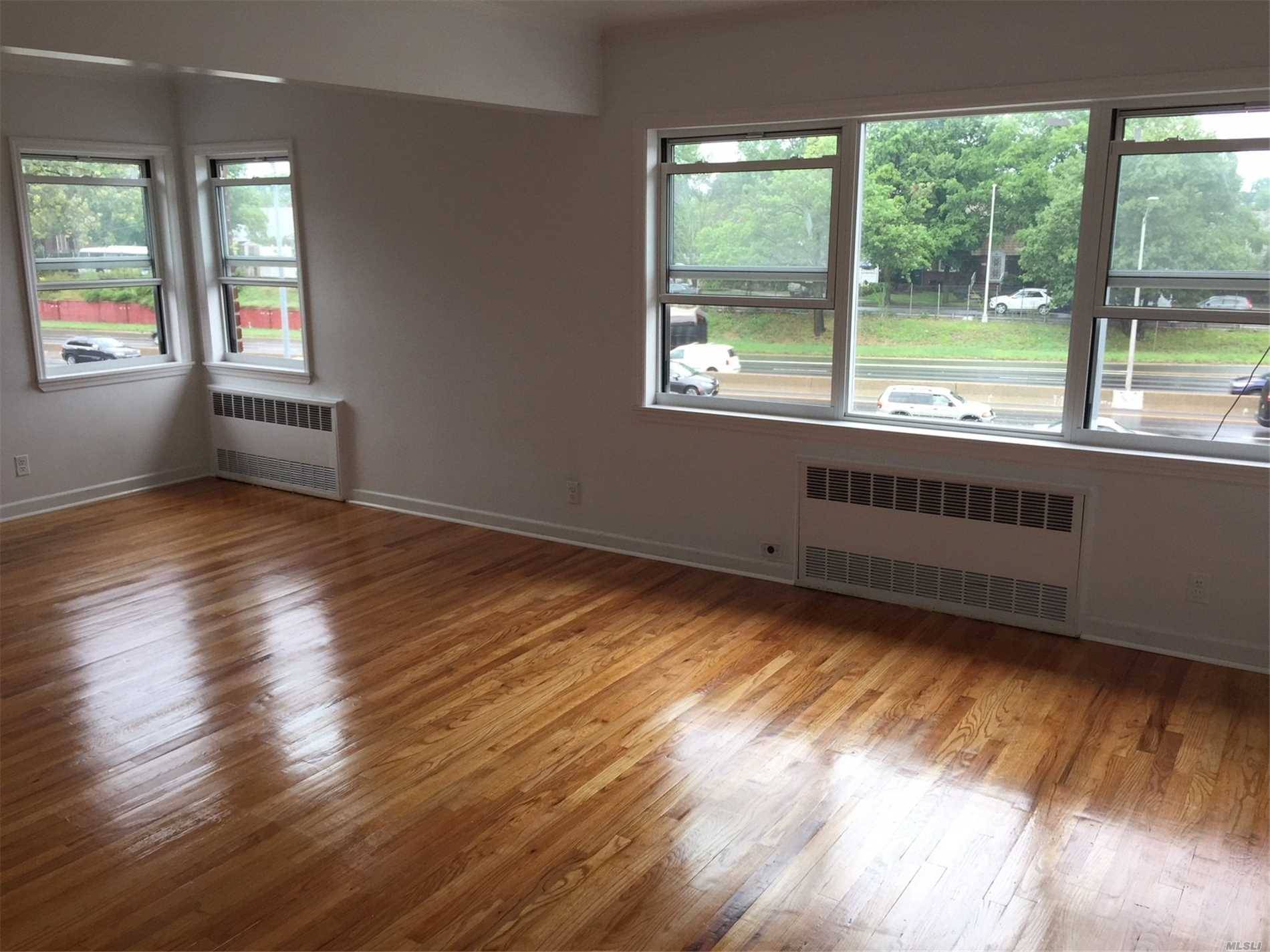 3 BR House Great Neck LIC / Queens