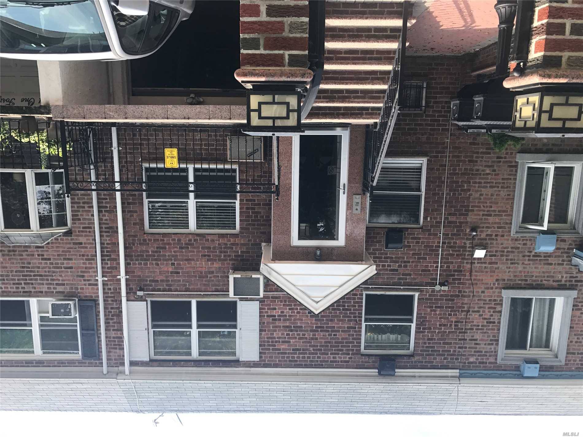 2 BR House Ditmars-Steinway LIC / Queens