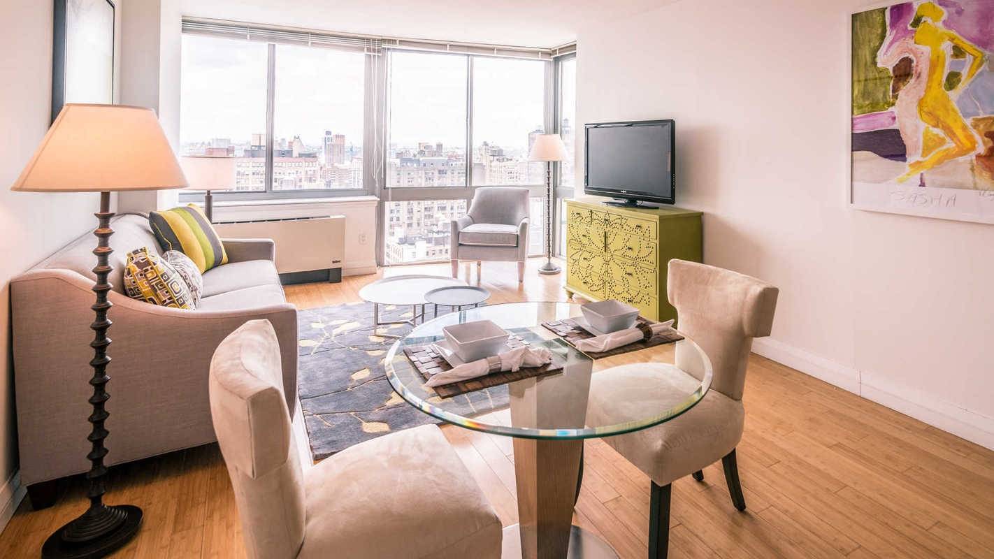 Spectacular 1 Bedroom Apartment In Chelsea Near The Fashion District And N-R-F-M-1-PATH Trains