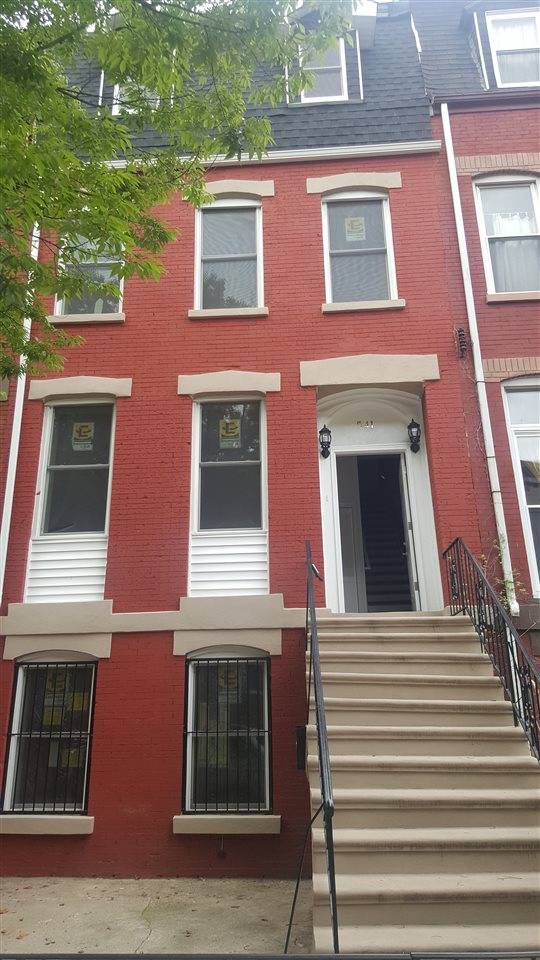 Completely renovated 3 bed 2 bath duplex close to all shopping and major transportation