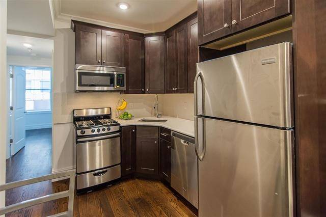 Gorgeous 2bed/2bath third floor apt in a beautifully restored brownstone