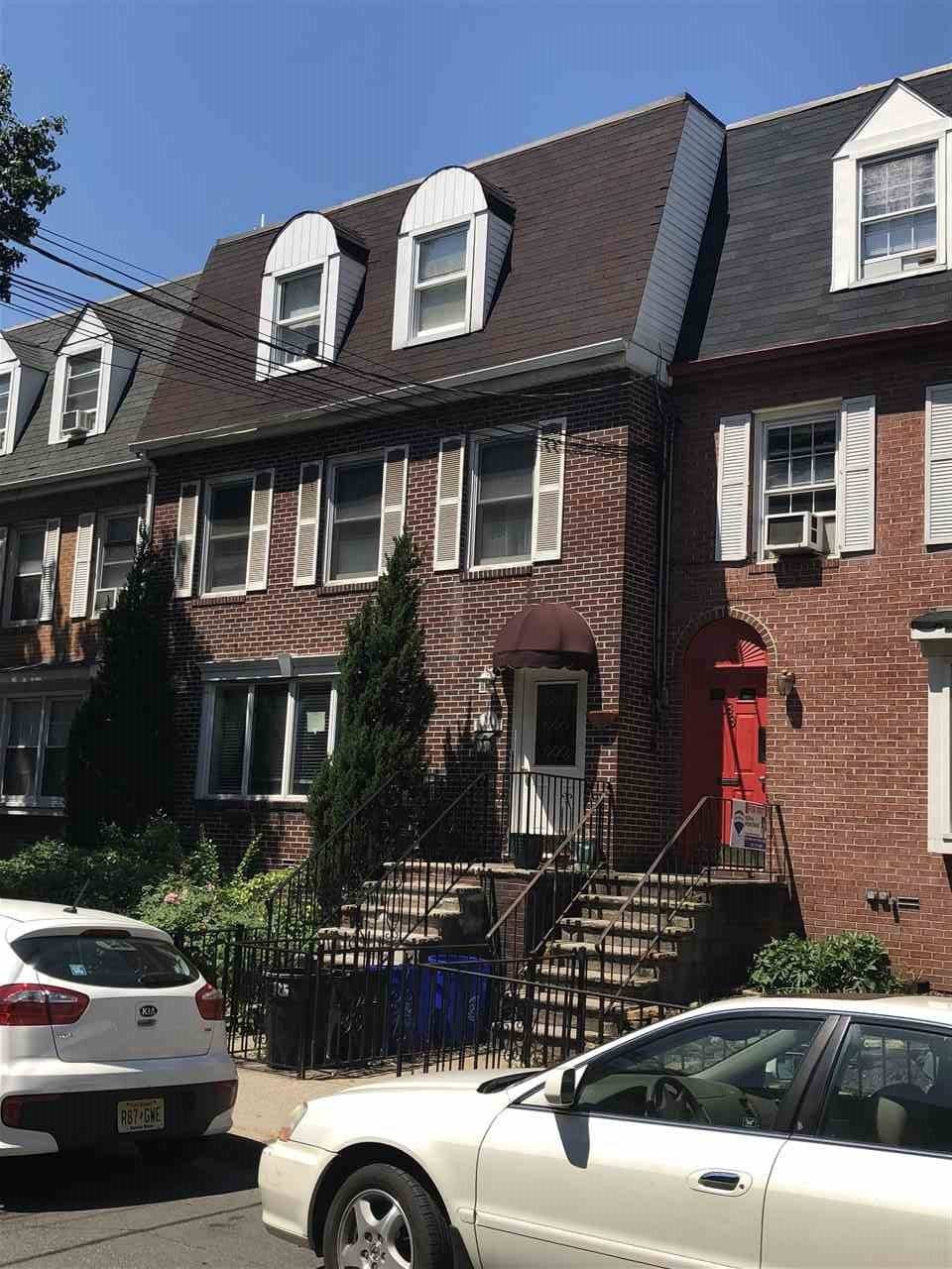 Spacious 3 bedroom & 1 - 3 BR New Jersey