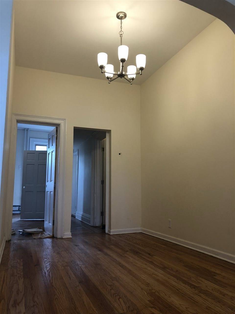 Fully renovated modern 2 bedroom - 2 BR New Jersey