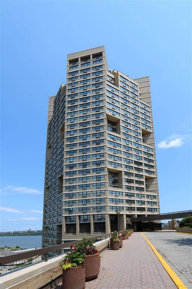 Spacious one bedroom condo at the Galaxy Towers - 1 BR Condo New Jersey