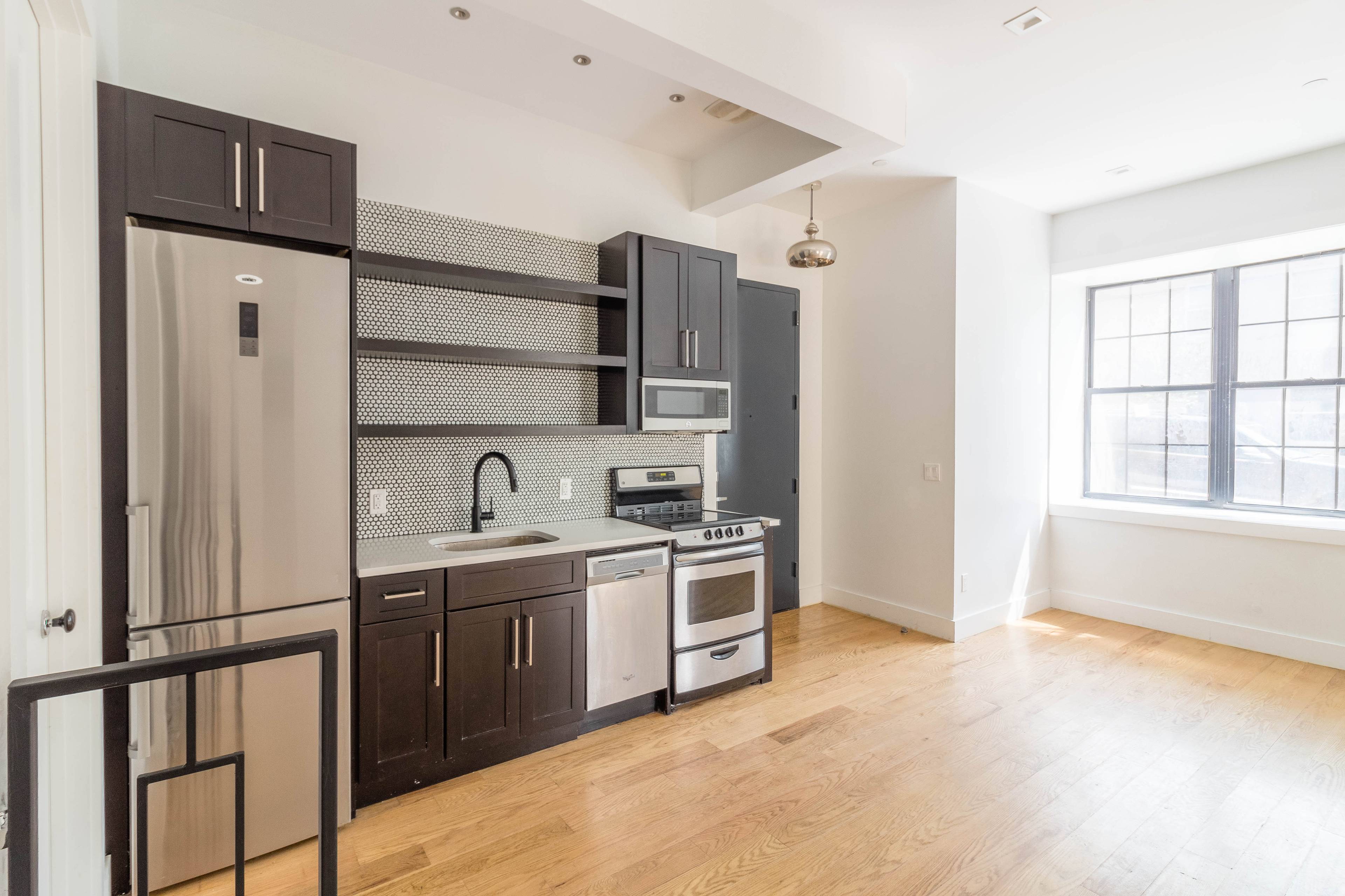Williamsburg Luxury Four Bedroom with Outdoor Space No Fee