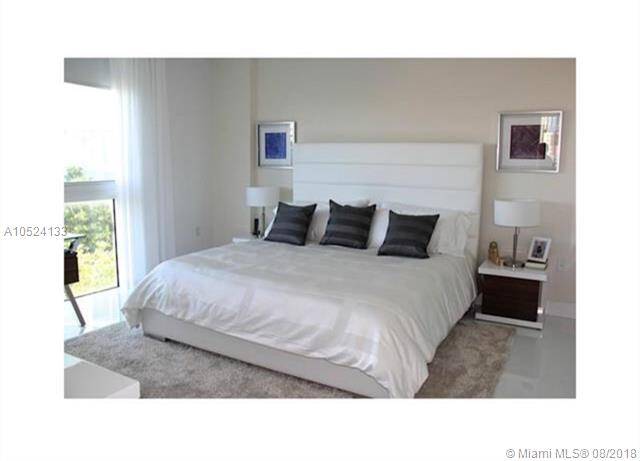 Stunning layout for a 3 bedroom / 2 bath apartment in fantastic building in the best location of Miami
