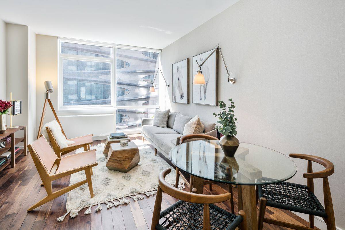 Stunning 2 Bed 1.5 Bath with Water Views to fit the West Chelsea Lifestyle