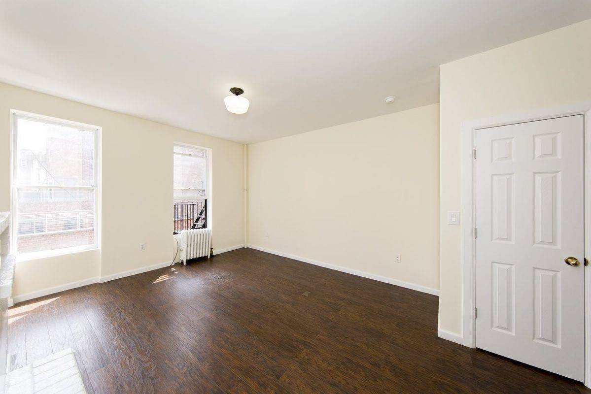 Studio In Charming West Village Walk Up Building On Jane Street - Close To Night Life Hot spots West 4th Street!