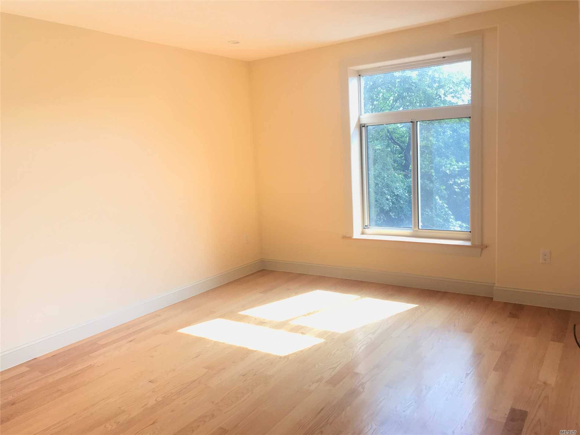 2 BR House Forest Hills LIC / Queens