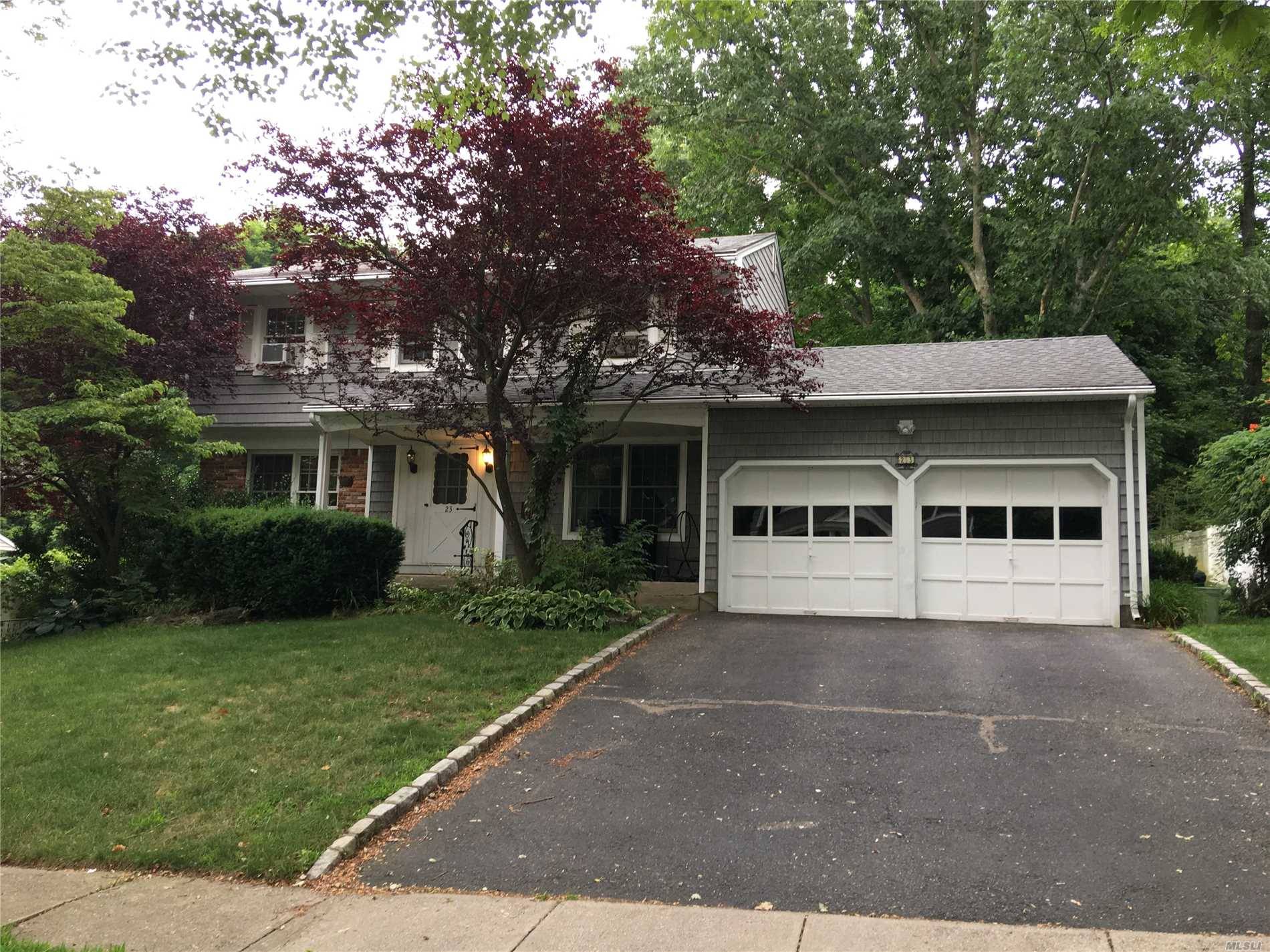 Excellent  Colonial Boost 4 Bed Rms,2 Full Bath, 2 Half Bath.