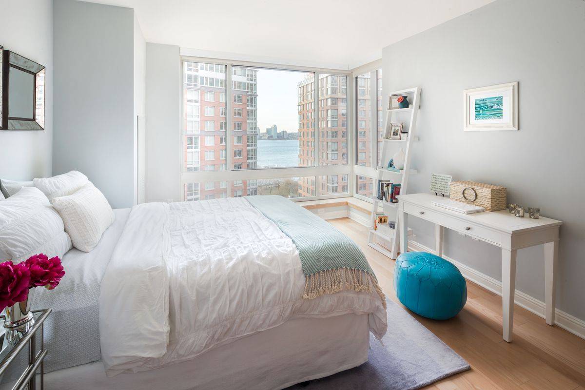 Amazing Studio**NO FEE**NATURAL LIGHT**ATTENDED LOBBY**Battery Park