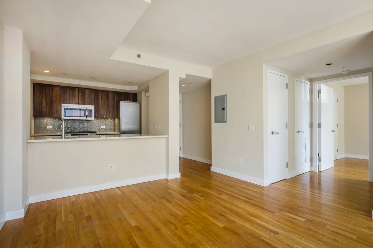 Luxurious 2 Bedroom 2 Bathroom **NO FEE**CITY VIEWS**HIGHLINE VIEWS**ATTENDED LOBBY** West Chelsea