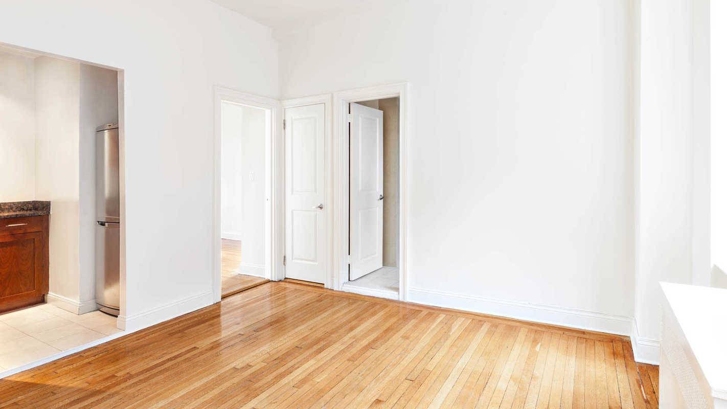 GREAT SPACIOUS STUDIO IN THE HEART OF UWS! FAST MOVE-IN! MUST SEE!