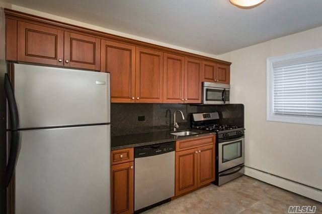 Air-Conditioned 1&2 Bedrooms W/ Private Entry.