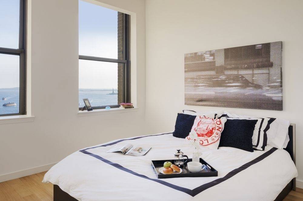 HIGH CIELINGS IN BATTERY PARK STUDIO WITH NO FEE