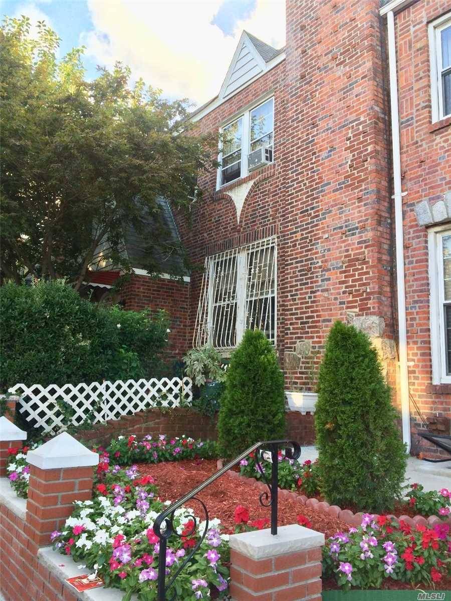 88th 3 BR House Jackson Heights LIC / Queens