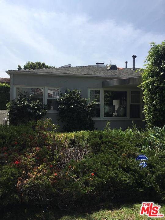 Lovely family home with newer Kitchen - 2 BR Single Family Westwood Los Angeles