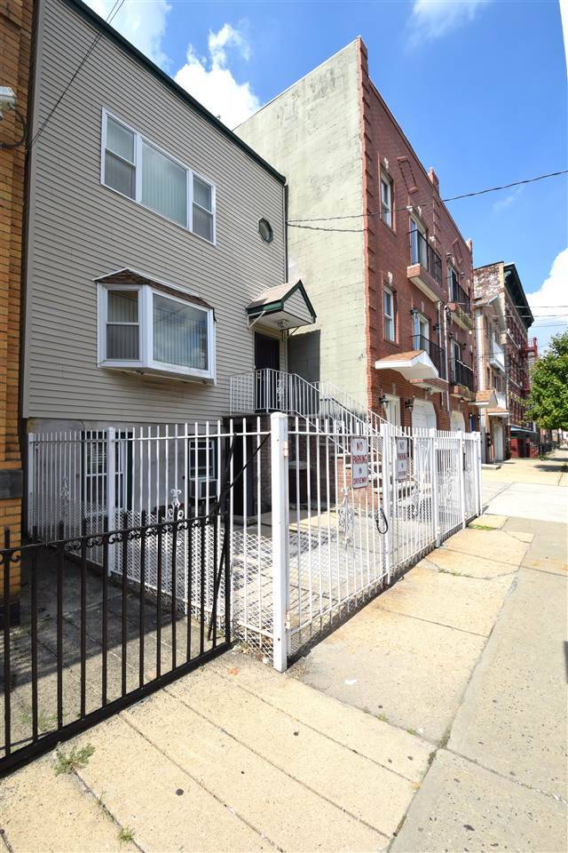 211 NEW YORK AVE Multi-Family jersey-city-heights New Jersey