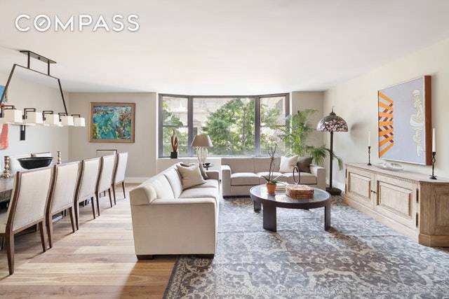 Perfectly positioned in the heart of Museum Mile at the Philip Johnson designed 1001 Fifth Avenue is this meticulously renovated 3 bedroom, 2.