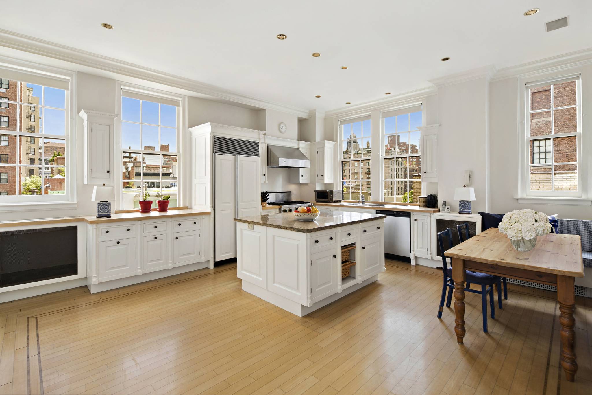 This grand apartment, located at 765 Park Avenue and 72nd Street in the prestigious Lenox Hill neighborhood, is in one of Park Avenue's most refined and beautiful white glove prewar ...