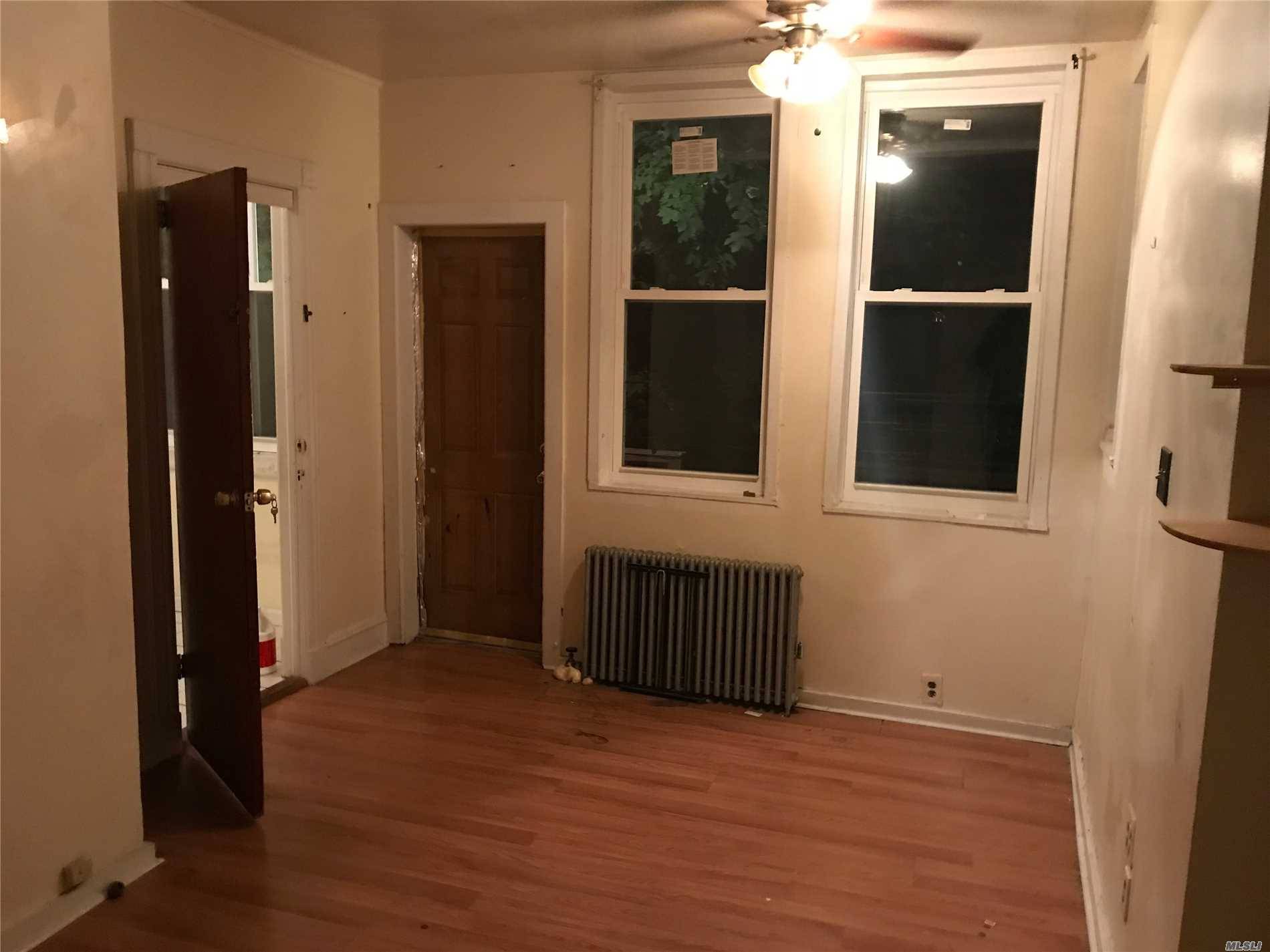 Crescent 3 BR House Woodhaven LIC / Queens