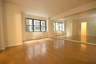 Spacious renovated and centrally located Studio in Murray Hill, No fee