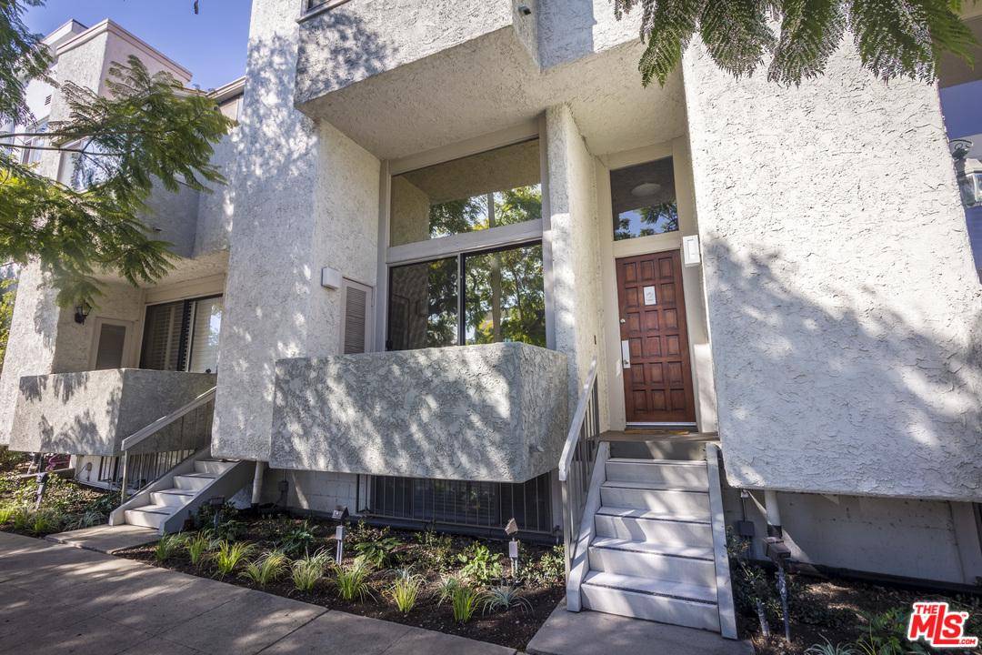 Dramatic Lease - 2 BR Townhouse Beverly Grove Los Angeles
