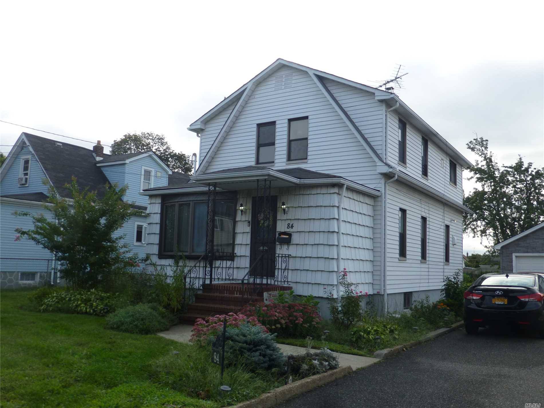 Whole House Rental With 9 Rooms, 4 Bedrooms, 2 Full Bathrooms W/Tubs, Full Basement W/Washer&Dryer, Central Air!