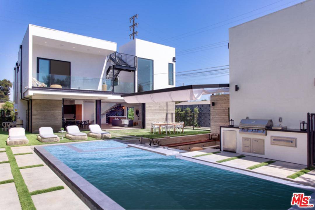 Verono Homes presents this stunning - 4 BR Single Family Mar Vista Los Angeles