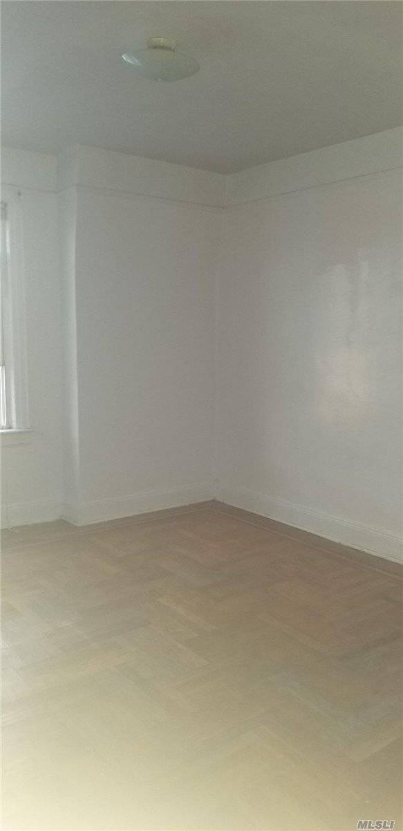 71st 2 BR House Jackson Heights LIC / Queens