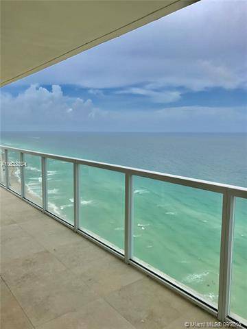 AMAZING OCEAN FRONT VIEWS Gorgeous unit - LA PERLA CONDO 2 BR Condo Sunny Isles Florida