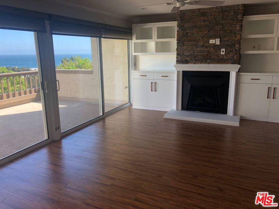 Welcome home to your gorgeous - 2 BR Condo Malibu Los Angeles