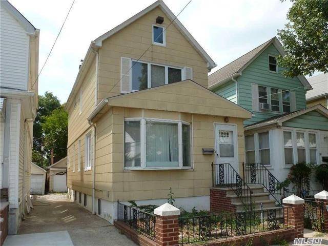 Bayside 3 Br, 2 Bath House Centrally Located Near Schools, Transportation And Shopping.