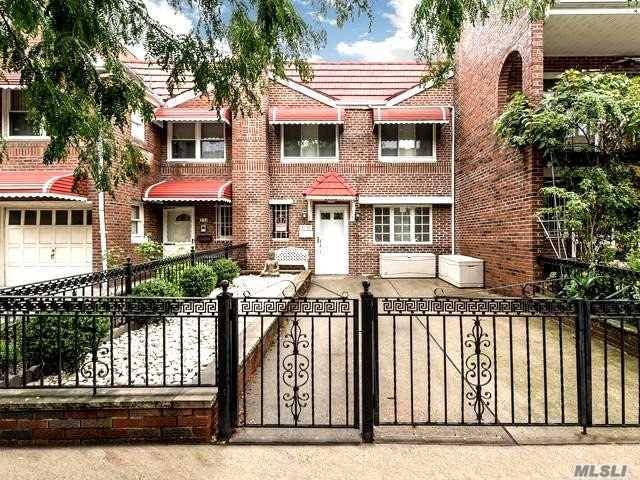 A Show Stopping Property In Astoria, One Of Nyc's Most Convenient And Vibrant Neighborhoods.