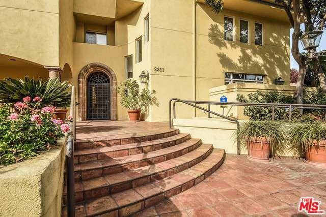 Remodeled townhouse in the City of Santa Monica in a smaller 10 unit building