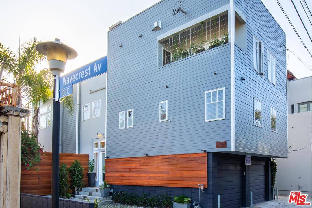 Striking Architectural duplex in prime location - 3 BR Single Family Venice Los Angeles