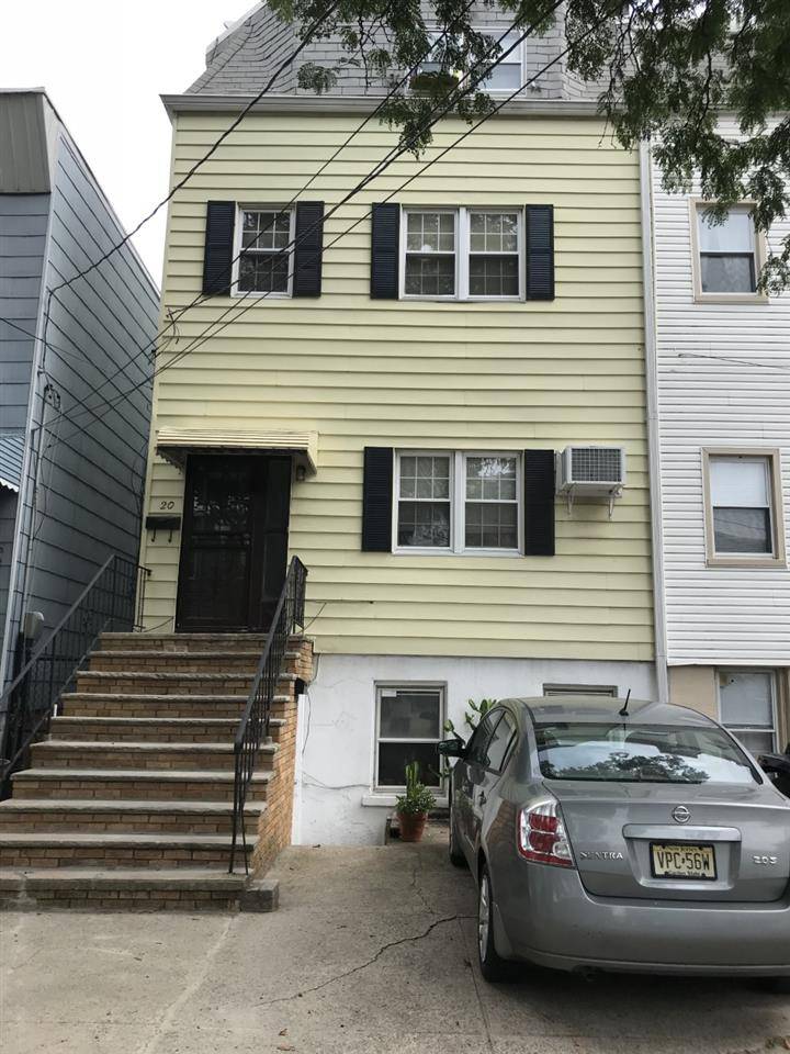 2 FAMILY HOUSE IN ISLAND SECTION OF JERSEY CITY - Multi-Family New Jersey