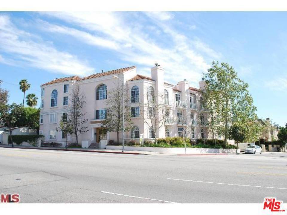 2-Story Townhouse-Style Condo 2 Bedrms - 2 BR Condo Mid Wilshire Los Angeles