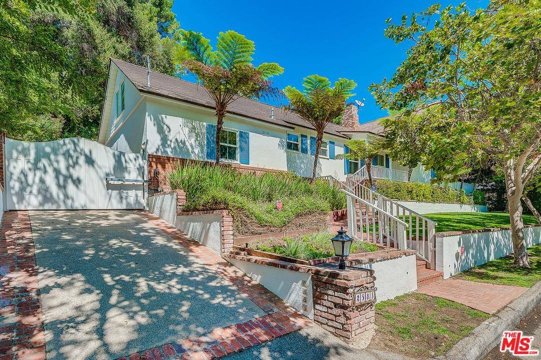 Cape Cod charmer with four bedrooms - 4 BR Single Family Beverly Hills Post Office | B.H.P.O. Los Angeles