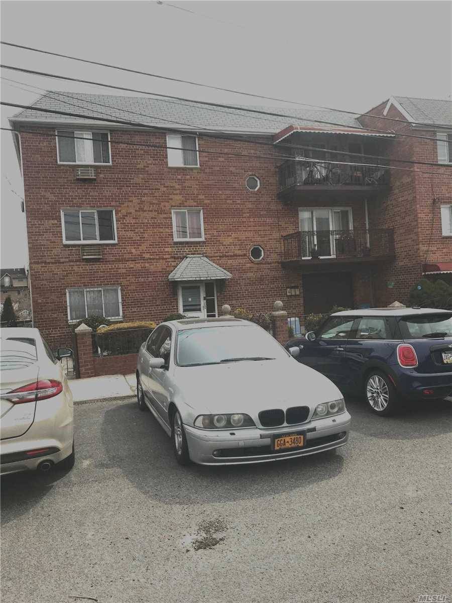 7 BR Multi-Family Middle Village LIC / Queens