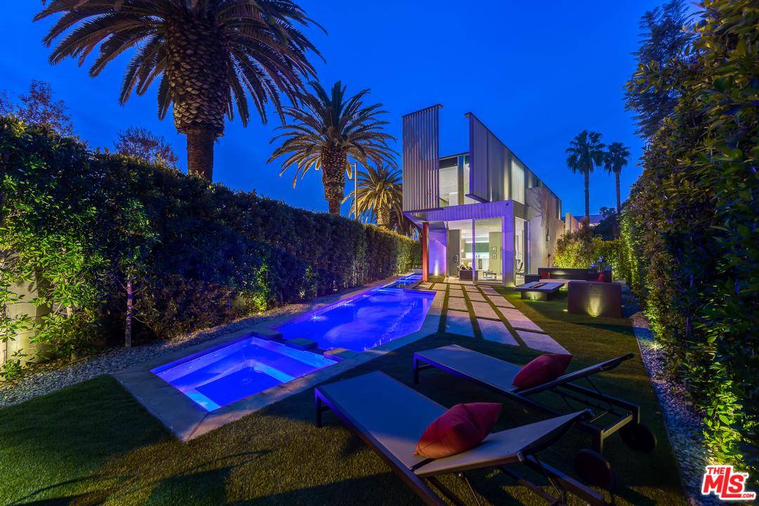 A rare & exquisite urban architectural home - 4 BR Single Family Beverly Grove Los Angeles
