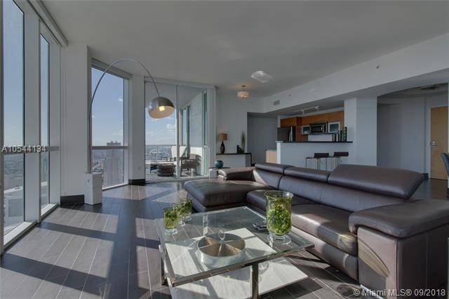 Breathtaking views from this luxury 1795 SQ FT lower PH 3bed/3bath Apt