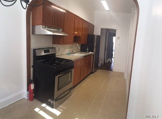 Renovated Apartment, 2 Mins To Train Station, 15 Mins To Manhattan, 1 Block From Supermarket, Close To All.
