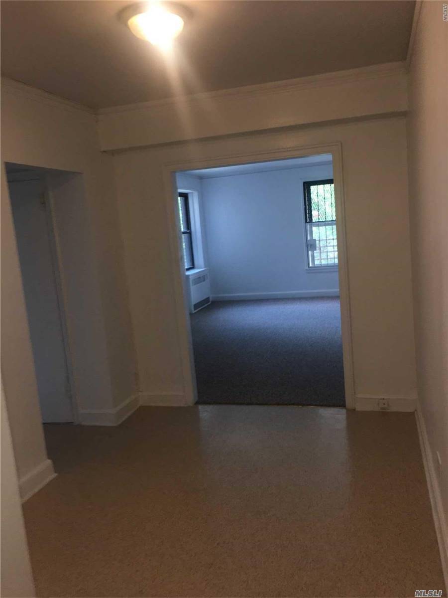 Bedroom Co-Op Apt Located In The Heart Of Elmhurst.
