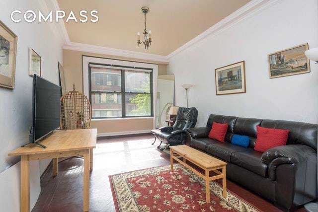 Exceptional opportunity to create your dream home in this 1, 700 sf classic, prewar Upper West Side condo.