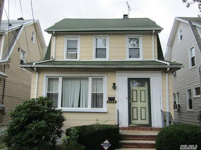 Charming Colonial In Floral Park!
