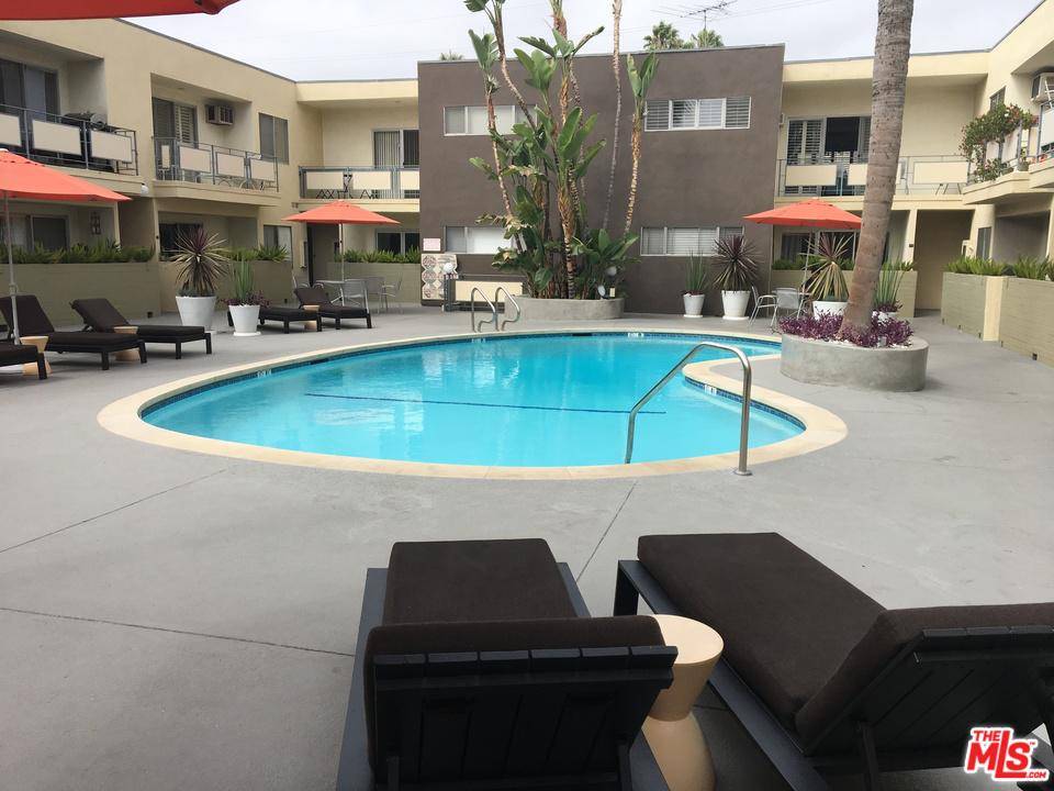 Stylish two bedroom - 2 BR Condo Sunset Strip Los Angeles