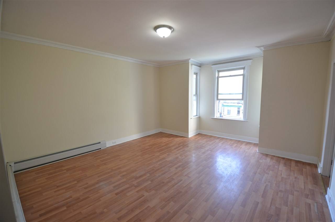 Gigantic and newly renovated 4 bedroom - 4 BR New Jersey